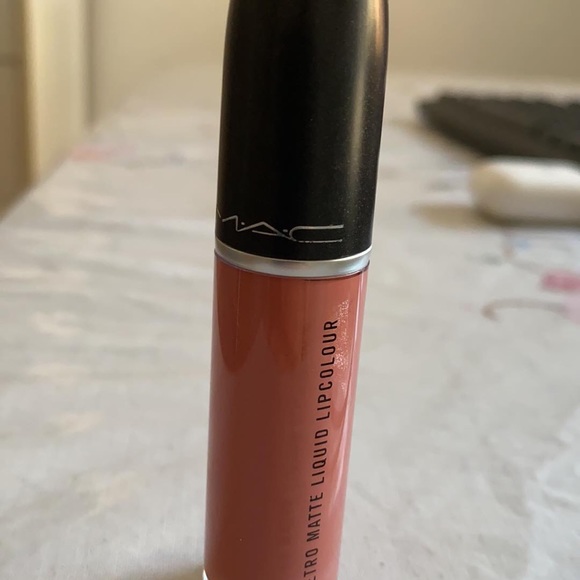 Mac liquid lipsticks - Picture 7 of 8
